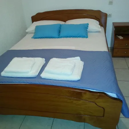 Panormitis Pizanias House Skaliá